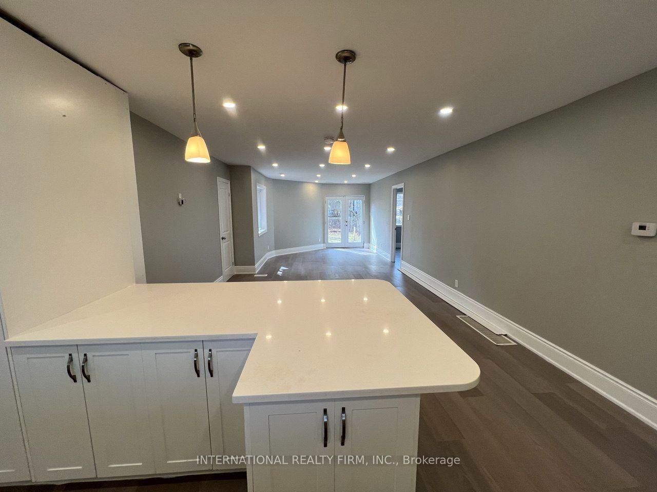 Main- Half - 73 Murray Drive, Aurora, ON, exterior