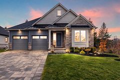 27 MAPLE LEAF Avenue S, Fort Erie, ON, exterior