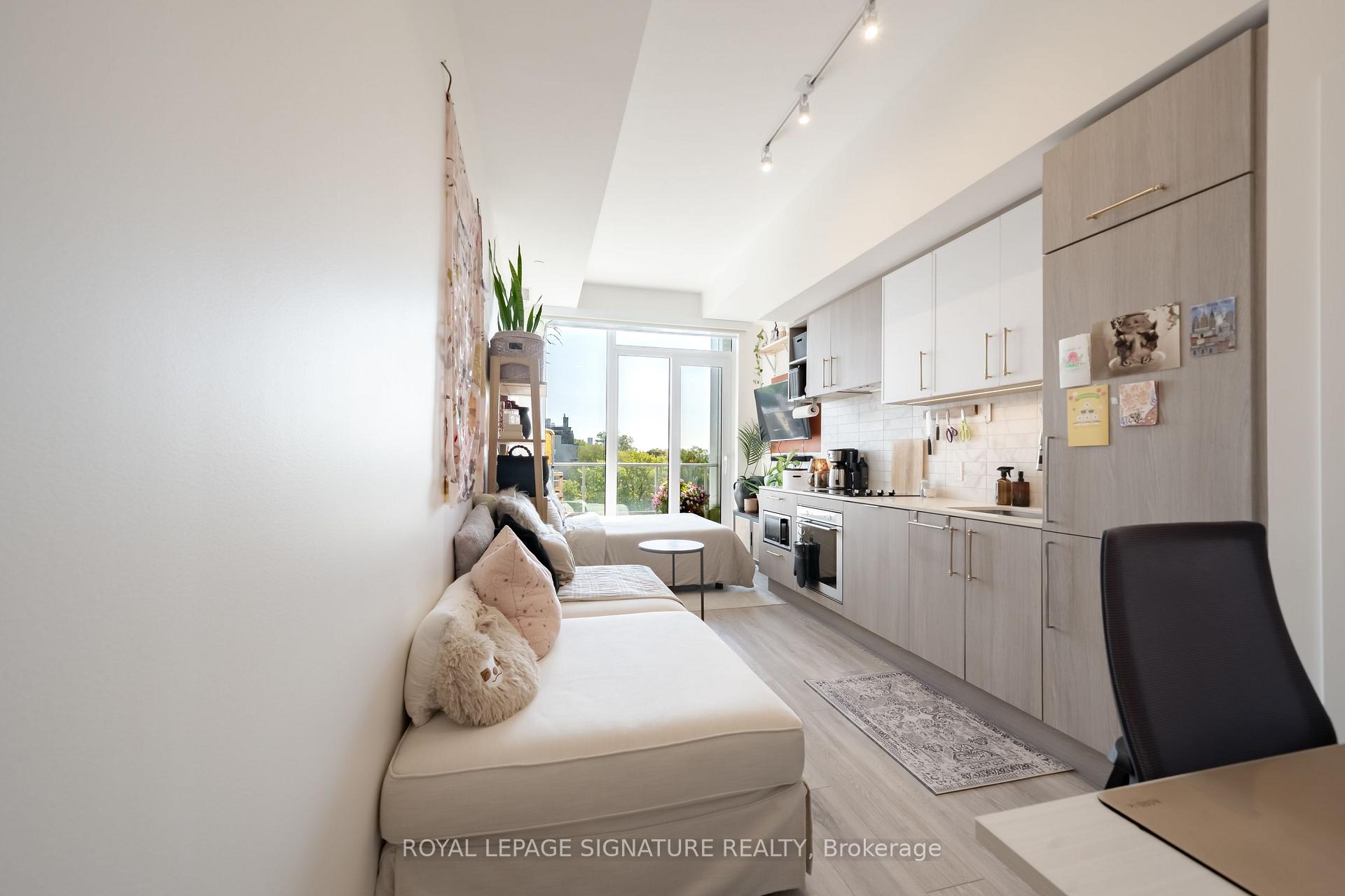 929 - 2020 Bathurst Street, Toronto C03, ON, exterior