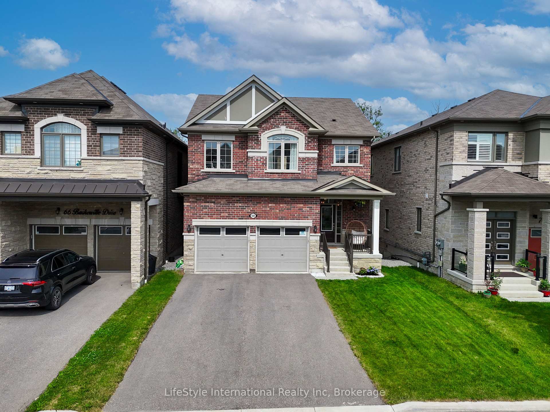 68 Barkerville Drive, Whitby, ON, exterior