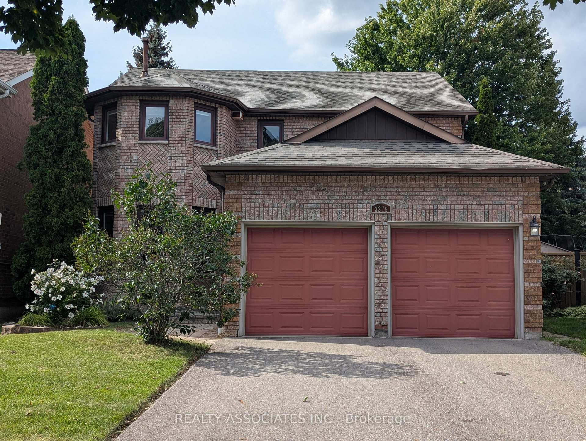 3279 Charlebrook Court, Mississauga, ON, exterior