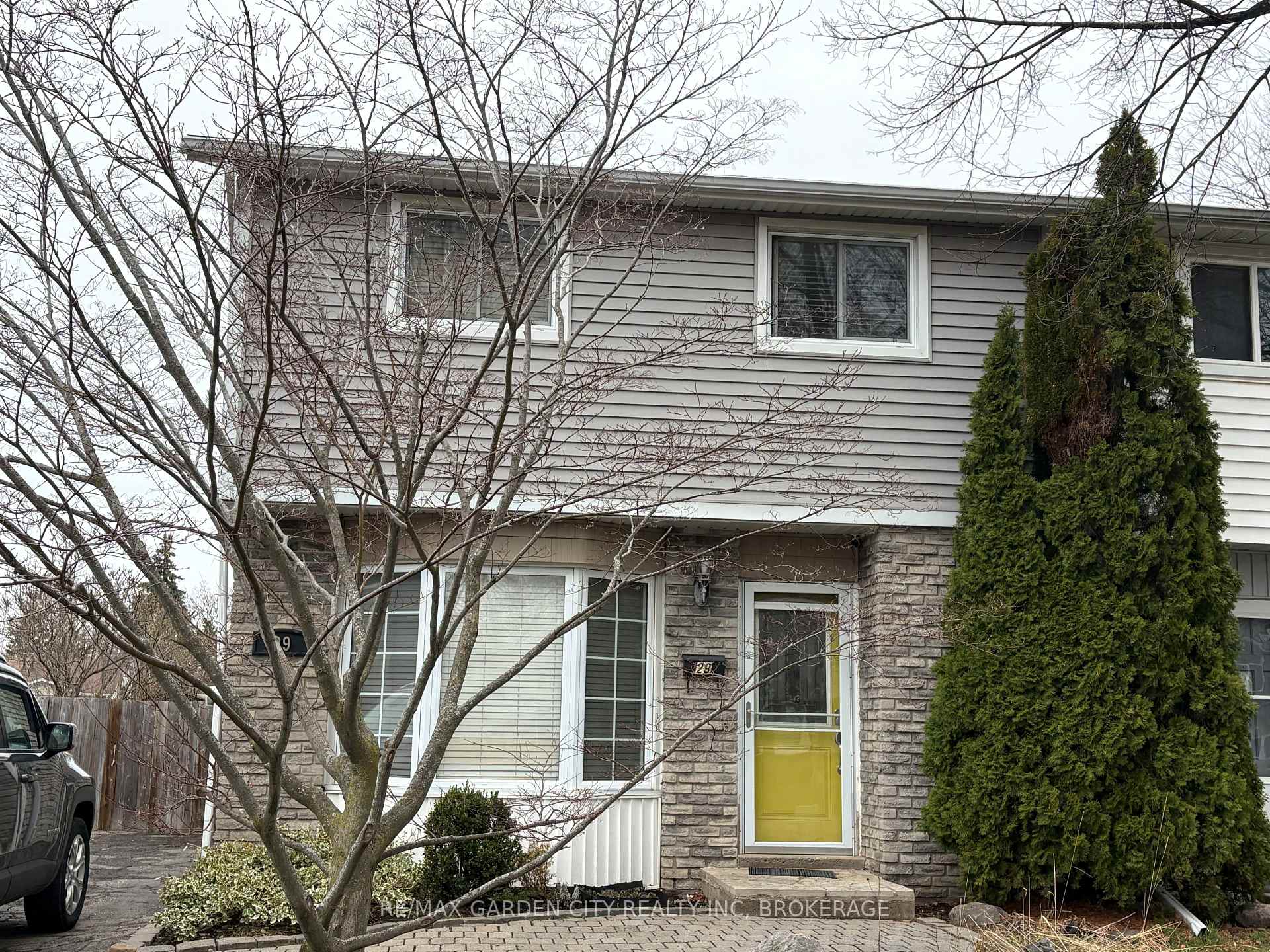 29 ST. HILDA'S Court, St. Catharines, ON, exterior