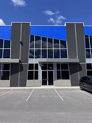 11 - 135 Addison Hall Circle, Aurora, ON, exterior