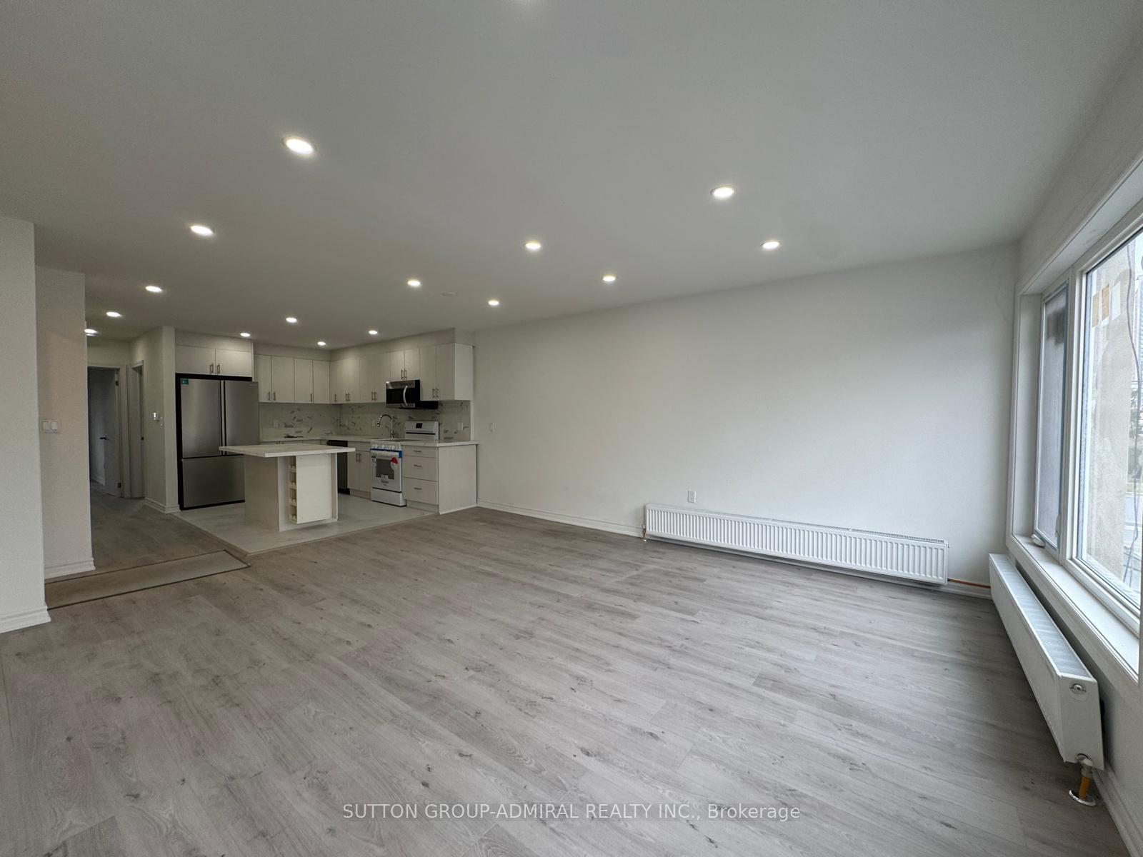 Upper - 2986A Dufferin Street, Toronto W04, ON, exterior