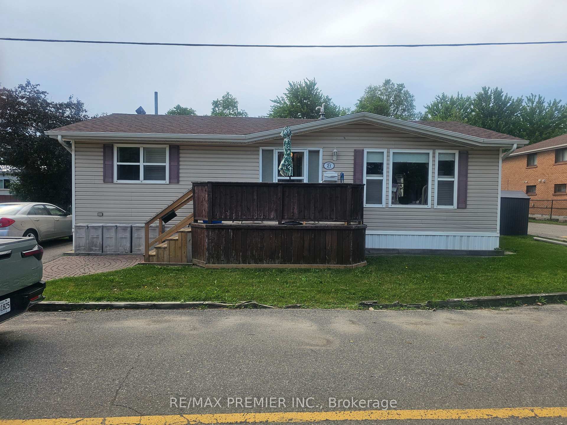 5th Ave West Unit #21 - 1749 Dundas Street E, Mississauga, ON, exterior