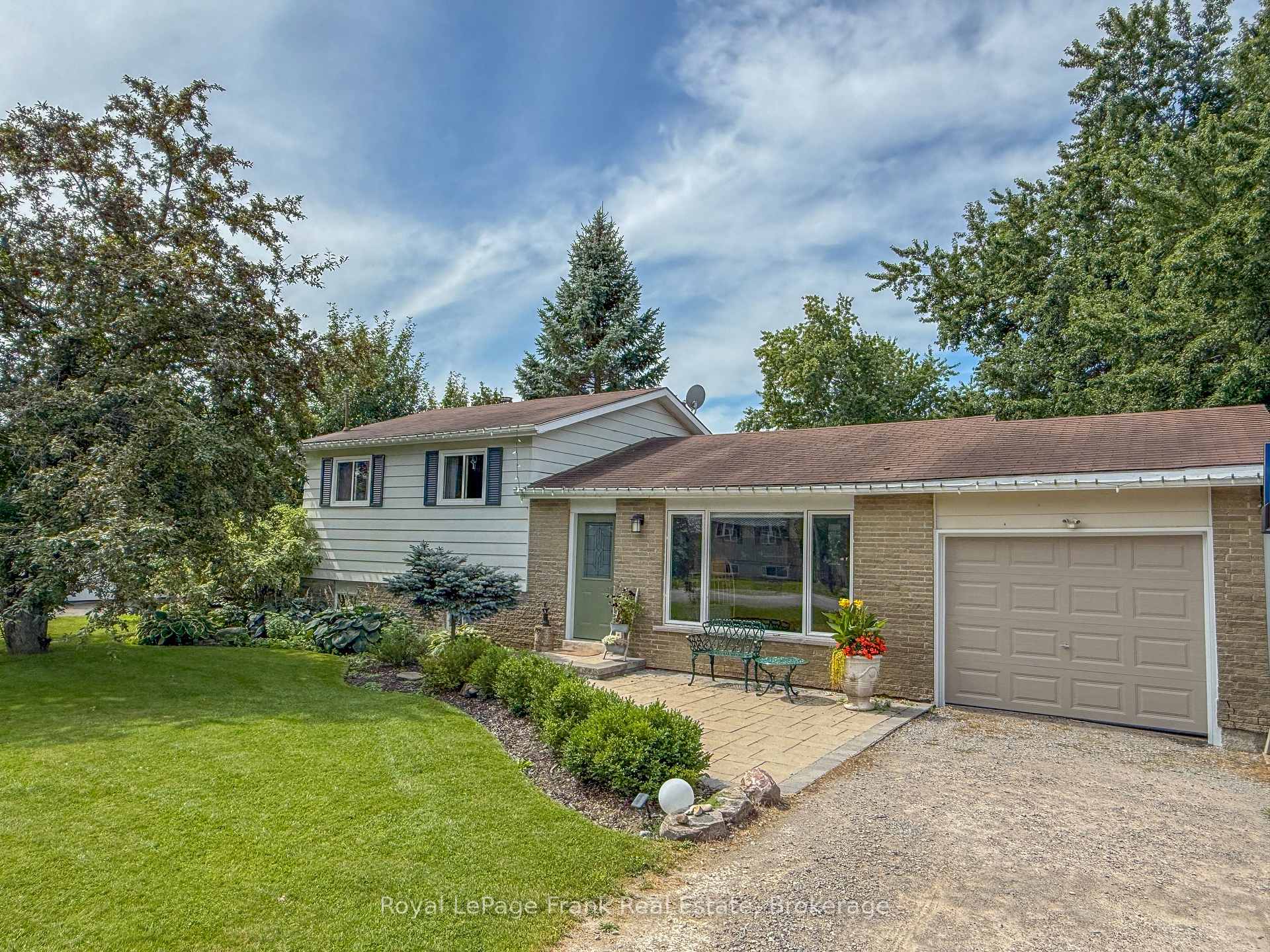 10 Chickadee Court, Kawartha Lakes, ON, exterior