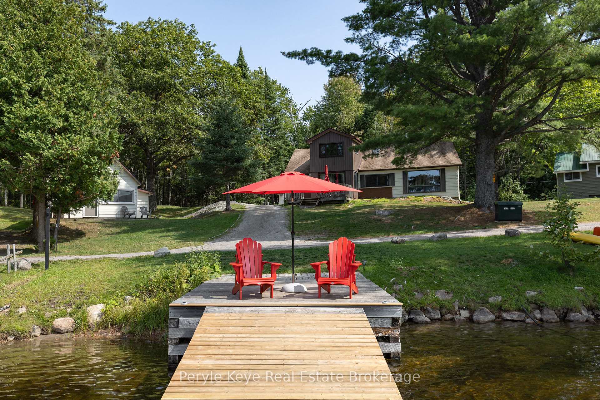 1025 & 1027 Big Island Road, Bracebridge, ON, exterior