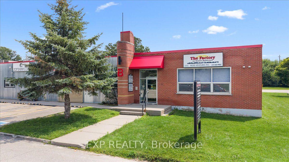 106 - 40 Sunset Boulevard, Perth, ON, exterior