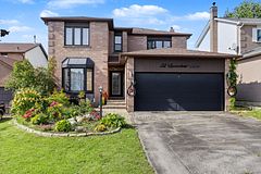 22 Horseshoe Drive, Whitby, ON, exterior