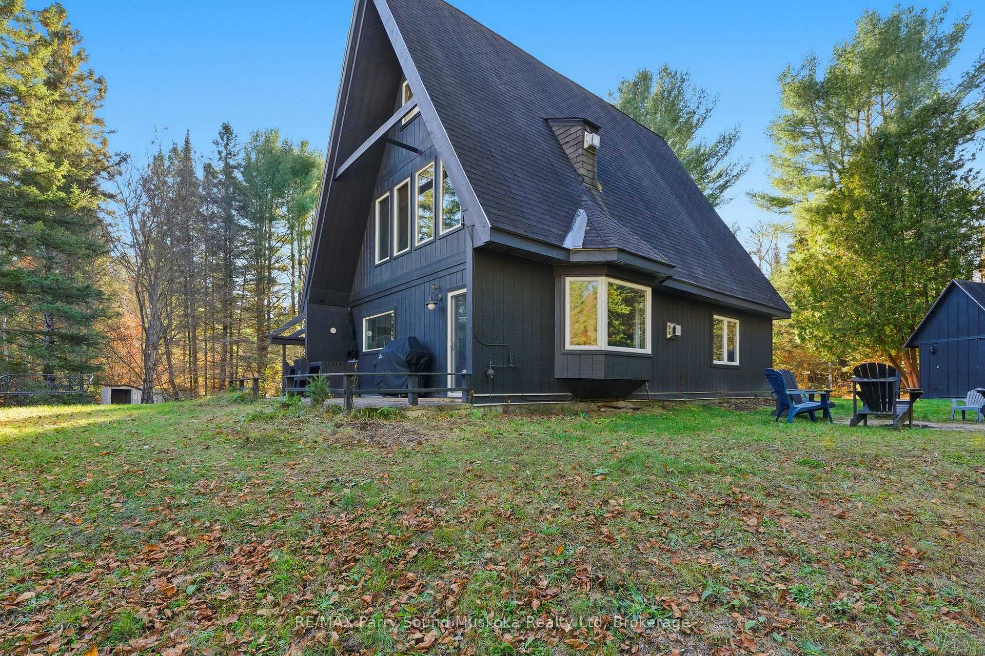 39 Groeger Road, Huntsville, ON, exterior