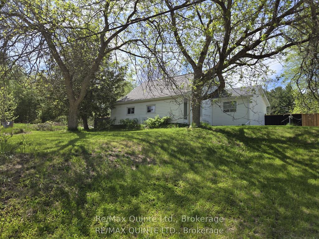 112959 Highway 7 Highway, Addington Highlands, ON, exterior