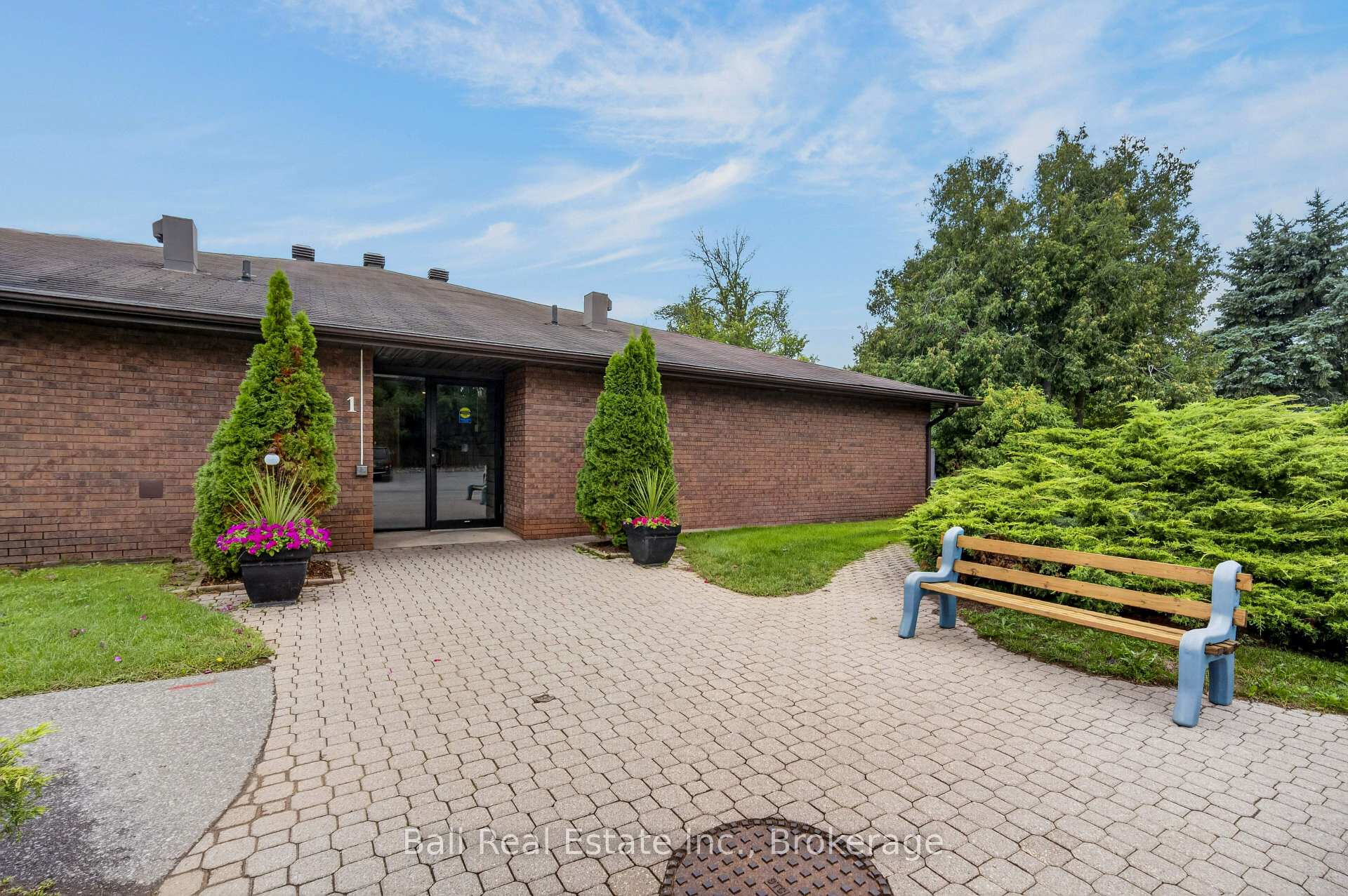 103 - 200 East St S N/A, Kawartha Lakes, ON, exterior