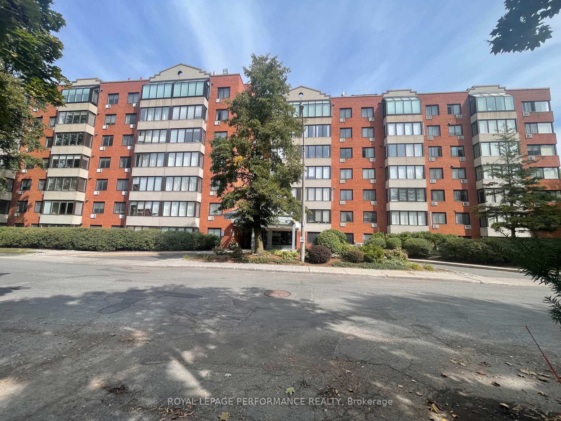 507 - 225 Alvin Road, Manor Park - Cardinal Glen and Area, ON, exterior