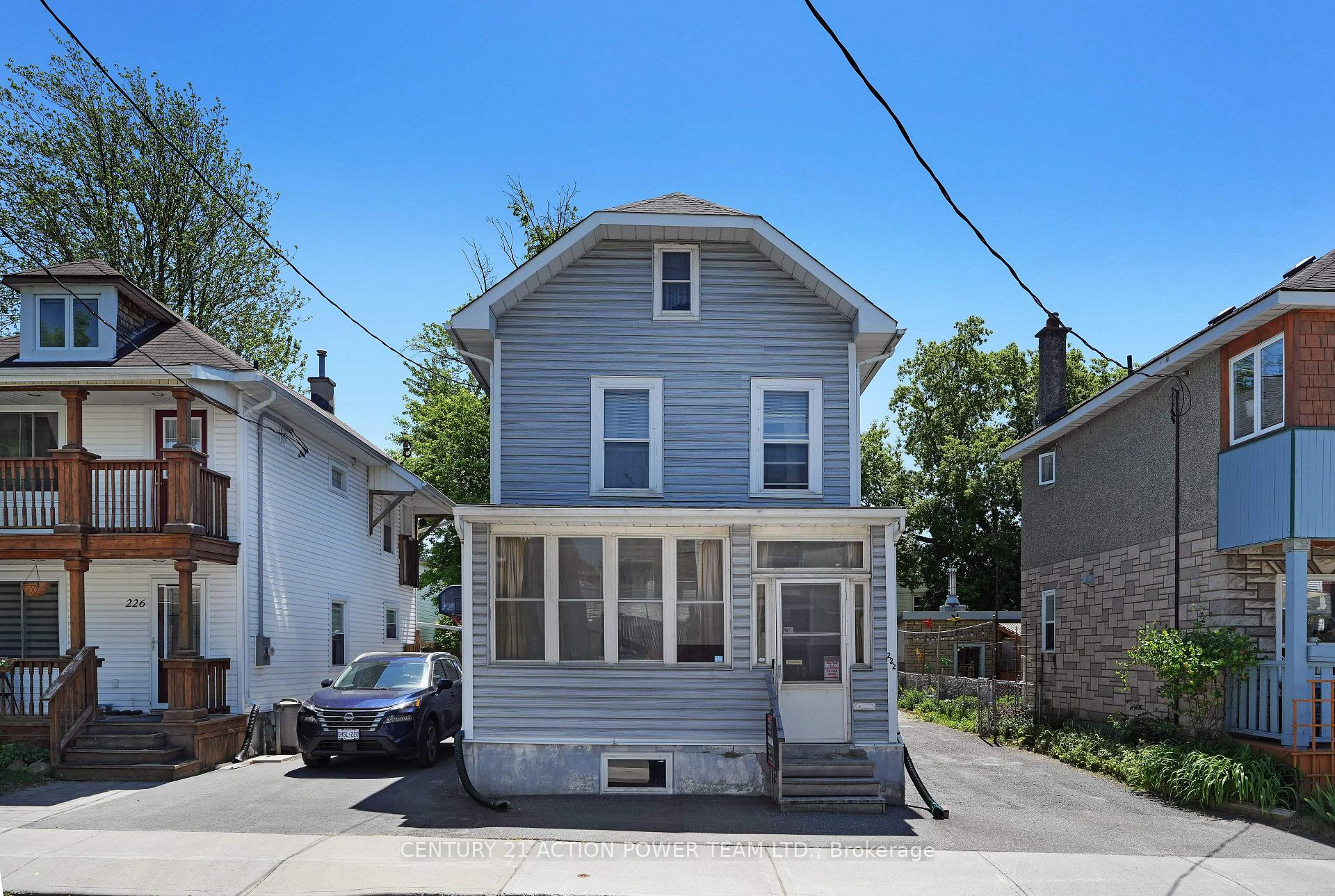 222 Montfort Street, Vanier and Kingsview Park, ON, exterior