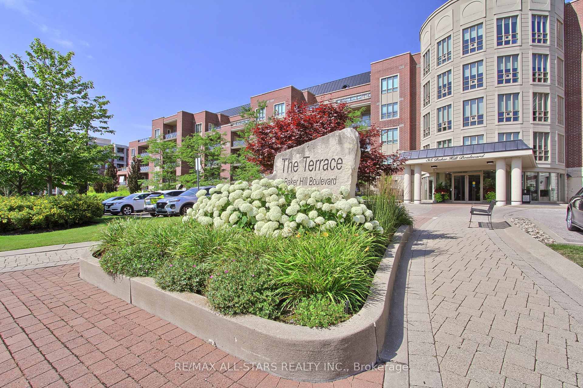 322 - 35 Baker Hill Boulevard, Whitchurch-Stouffville, ON, exterior