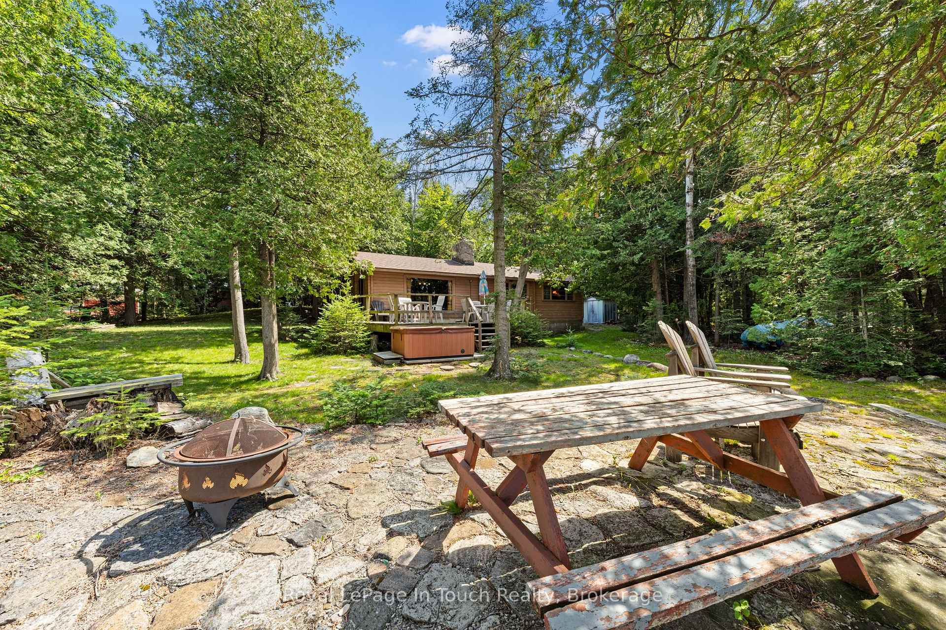 25 Chippewa Crescent, Tiny, ON, exterior