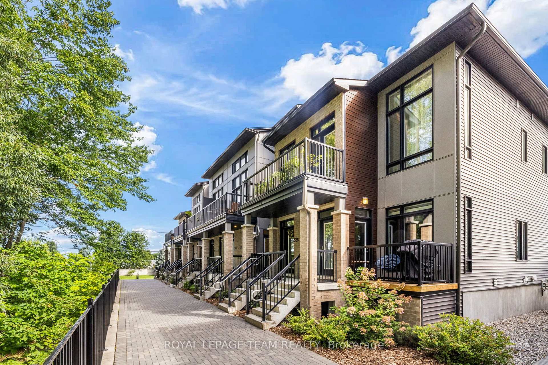 32 - 538 Crescendo Private, Blossom Park - Airport and Area, ON, exterior