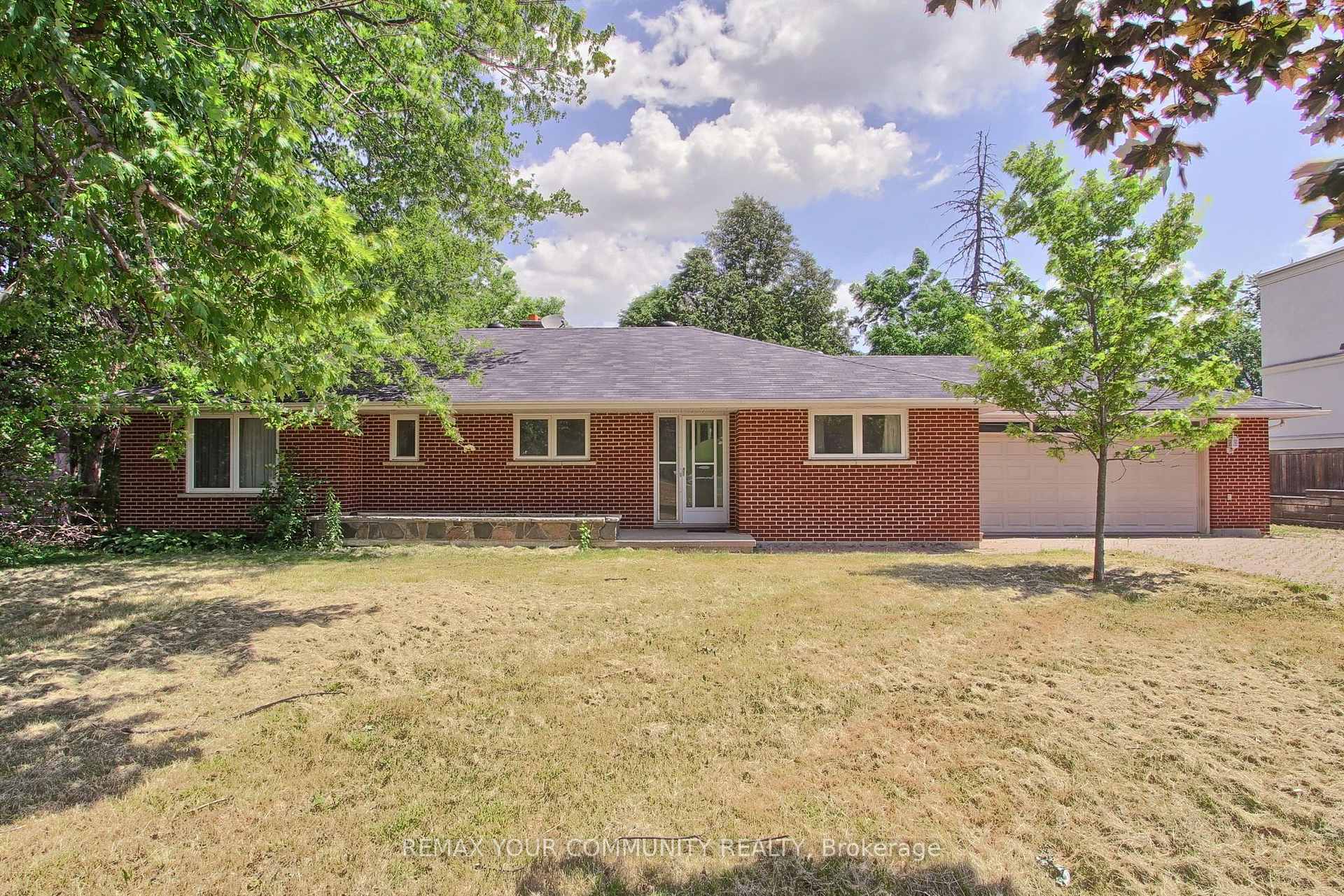 9947 Woodbine Avenue, Markham, ON, exterior