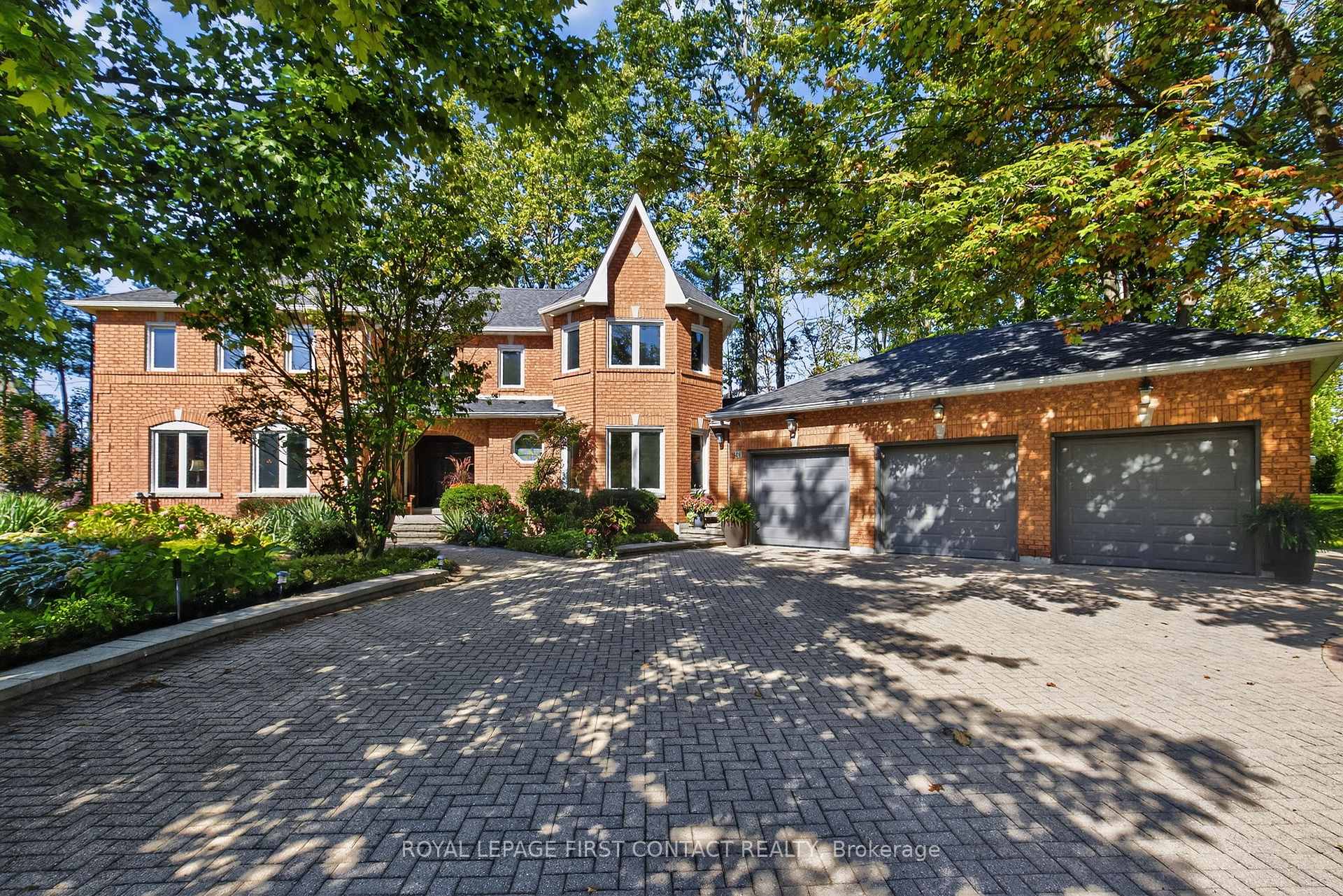 26 Edgecombe Terrace, Springwater, ON, exterior