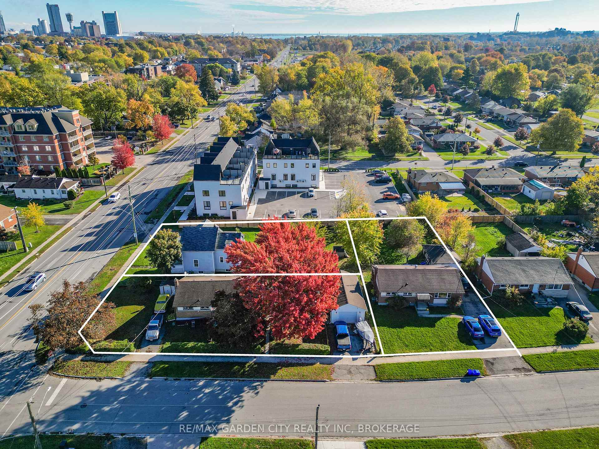 6560 Mcleod Road, Niagara Falls, ON, exterior