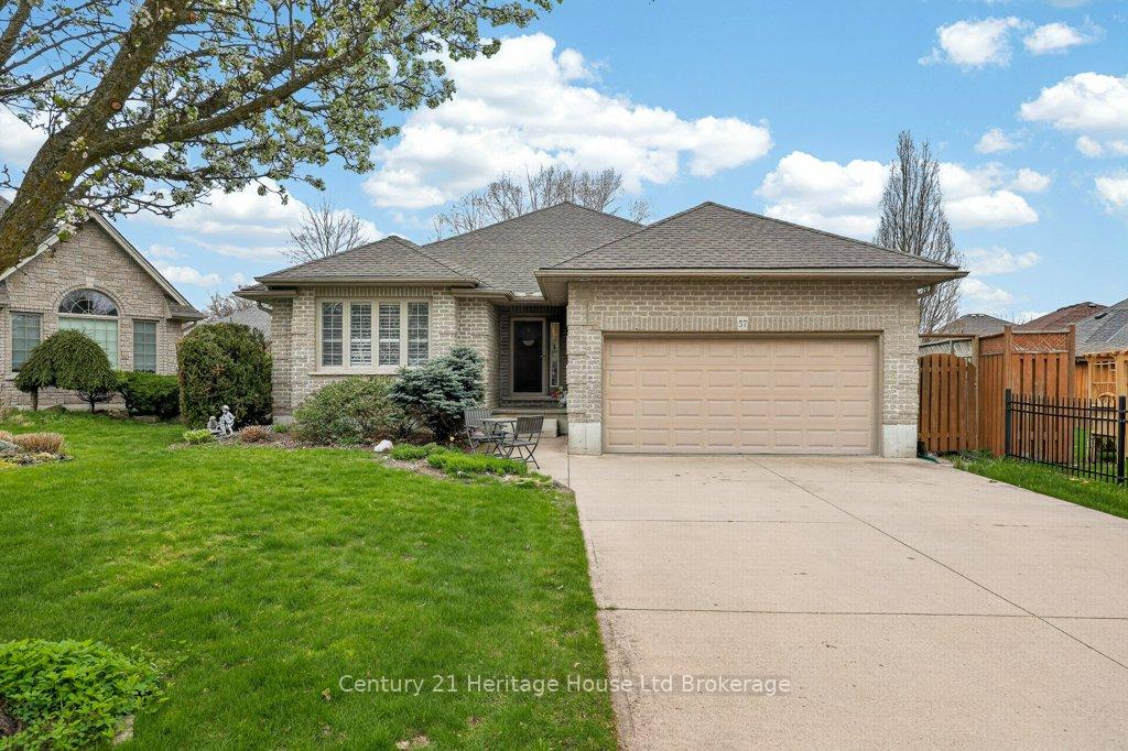 57 WENDY CALDER Place, Woodstock, ON, exterior