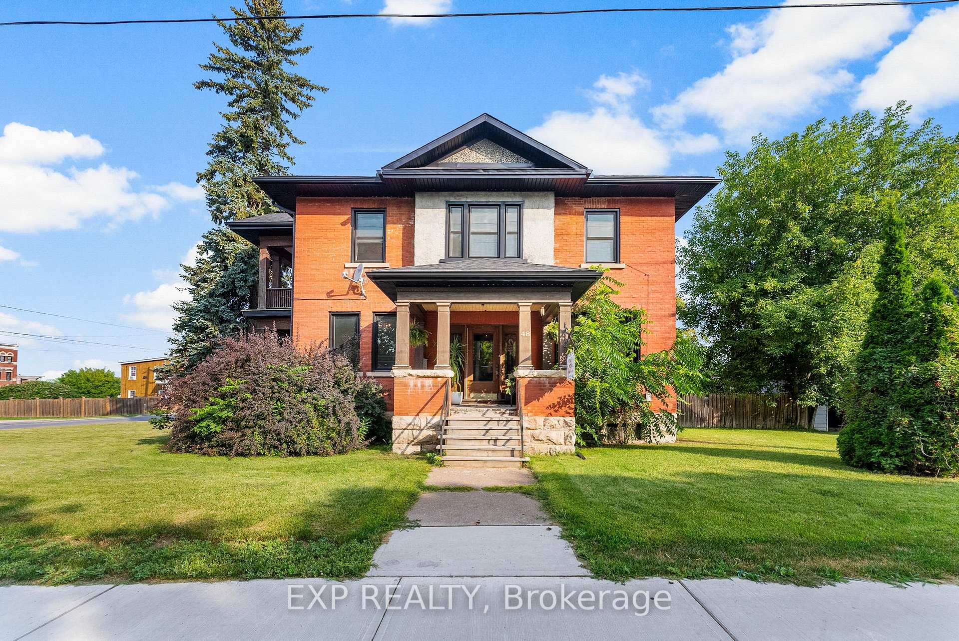 48 Hall Avenue E, Renfrew, ON, exterior