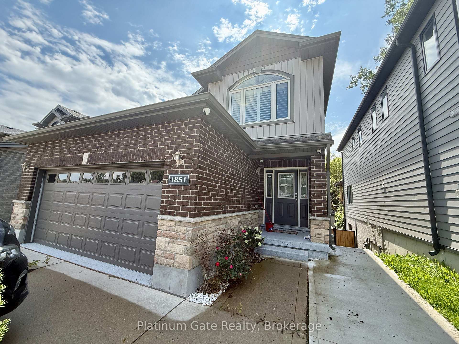 UPPER - 1851 Frederick Crescent, London East, ON, exterior