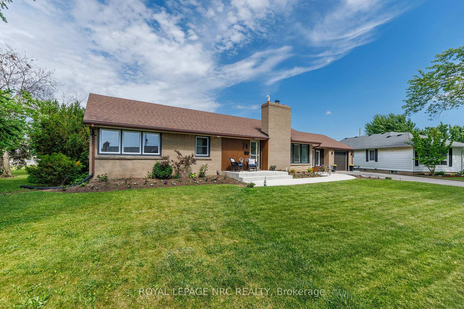 24 Munro Street, Thorold, ON, exterior