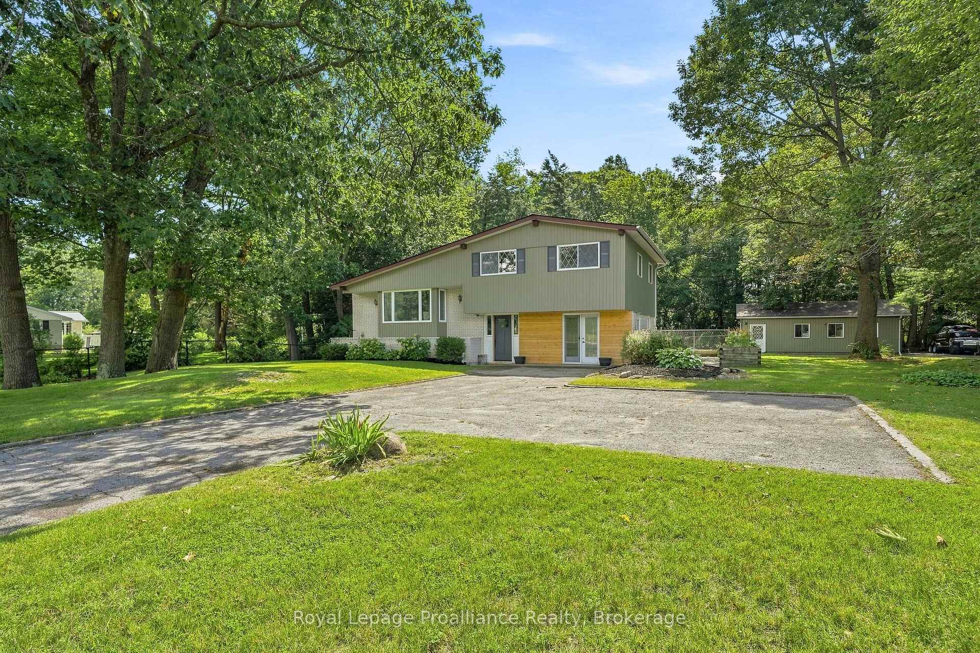 17537 Telephone Road, Quinte West, ON, exterior