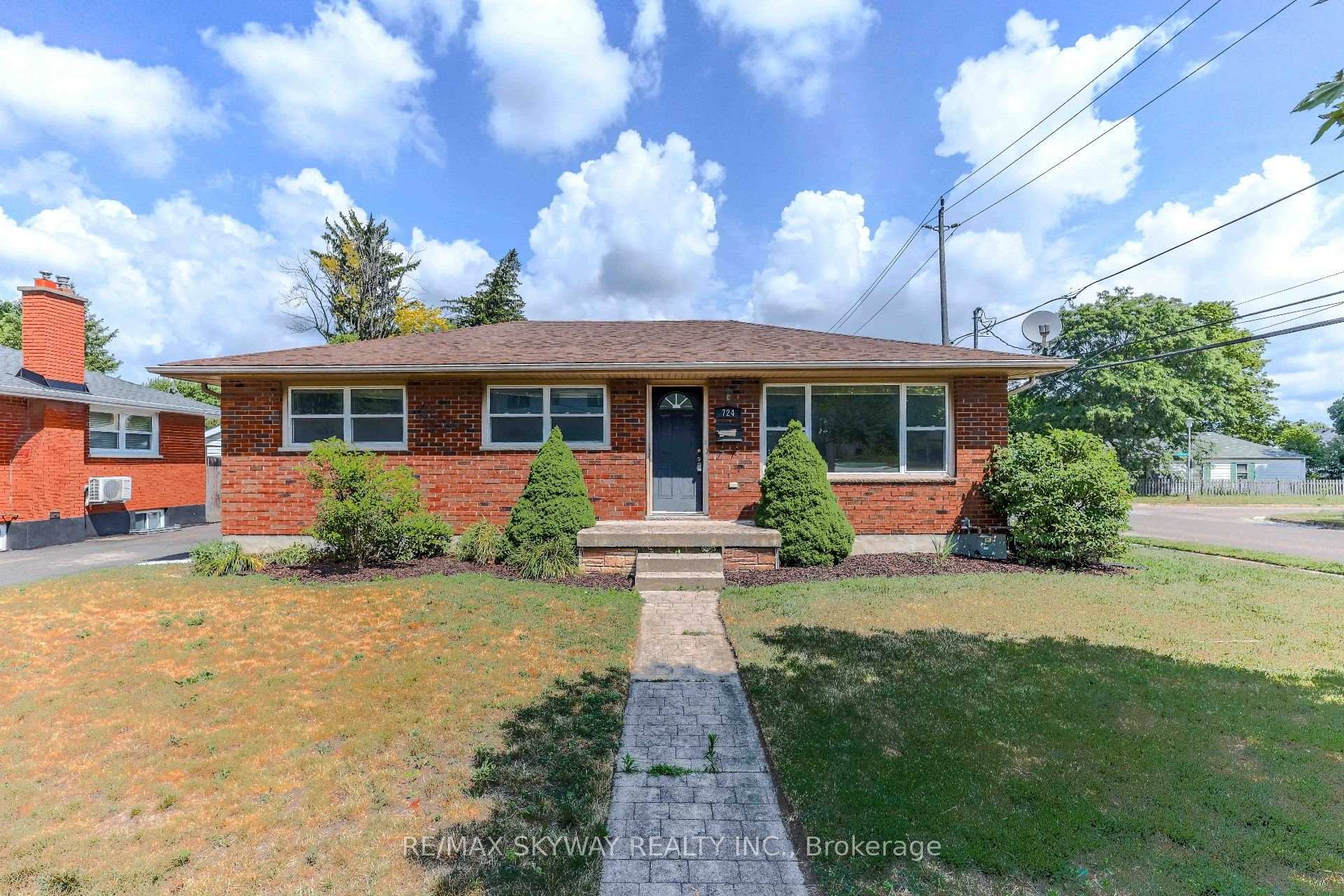 724 BRANT Street, London East, ON, exterior