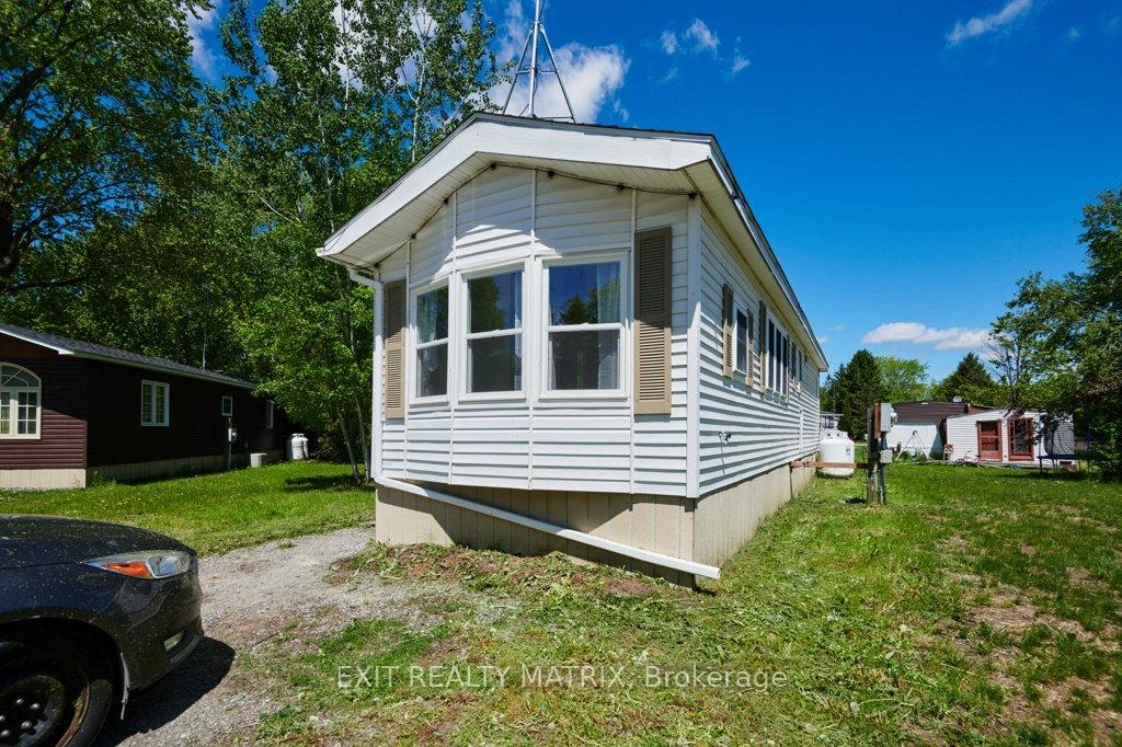 1376 Tigerlily Private, Greely - Metcalfe - Osgoode - Vernon and Area, ON, exterior