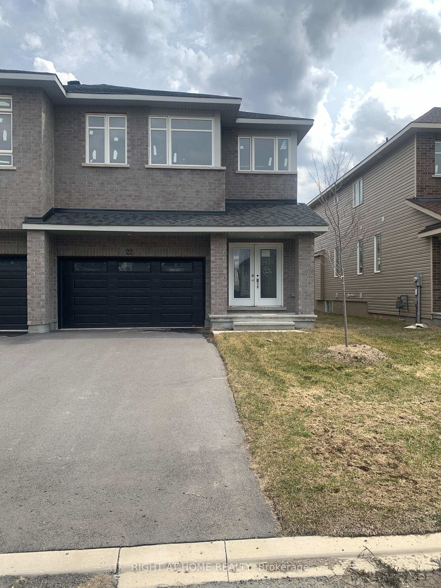 22 Wylie Way, Carleton Place, ON, exterior