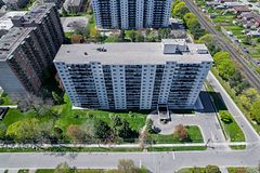 704 - 1100 Caven Street, Mississauga, ON, exterior
