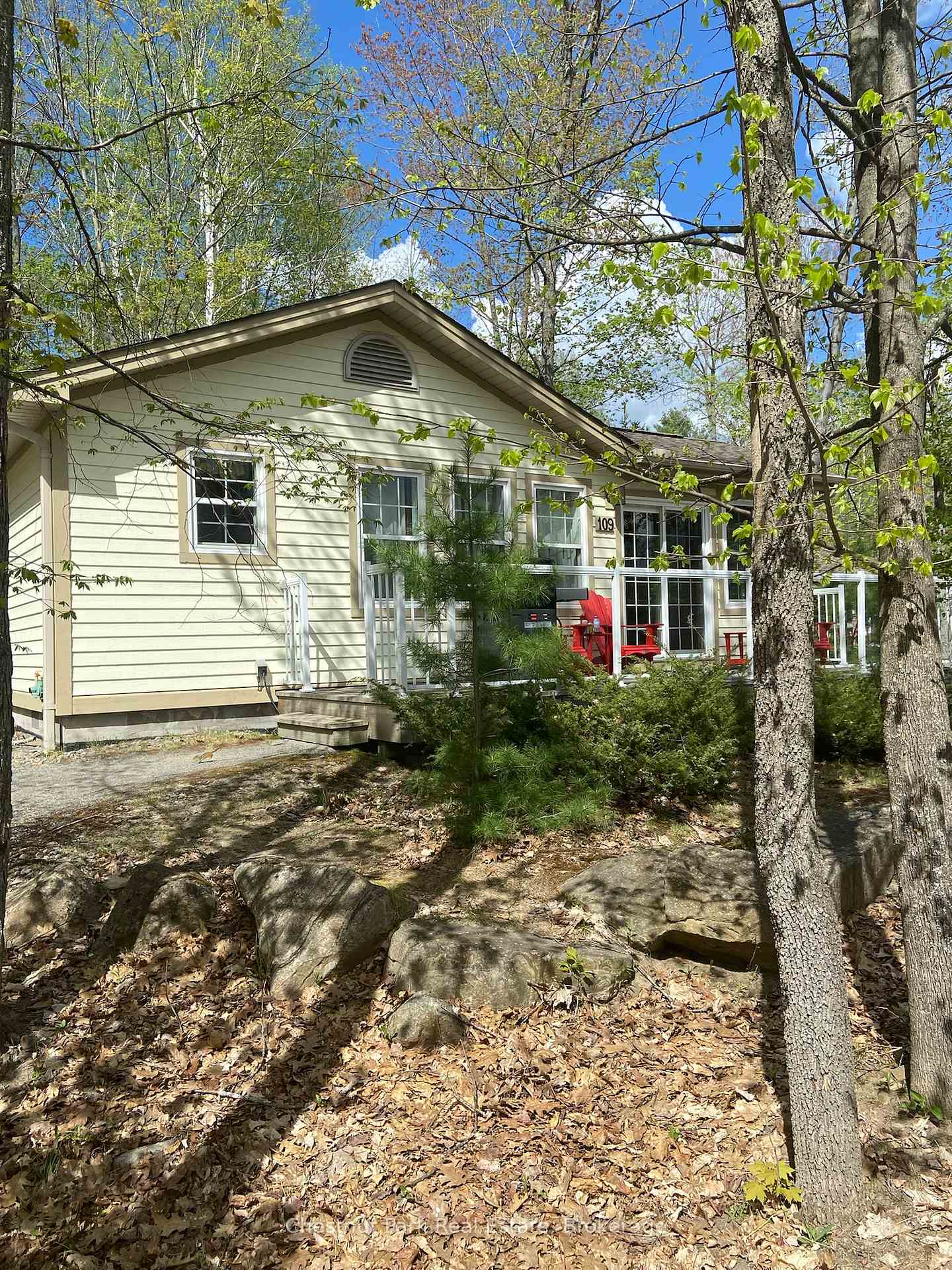 1052 Rat Bay Rd 109-7 Road, Lake of Bays, ON, exterior