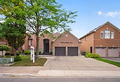 3 Twin Willow Crescent, Brampton, ON, exterior