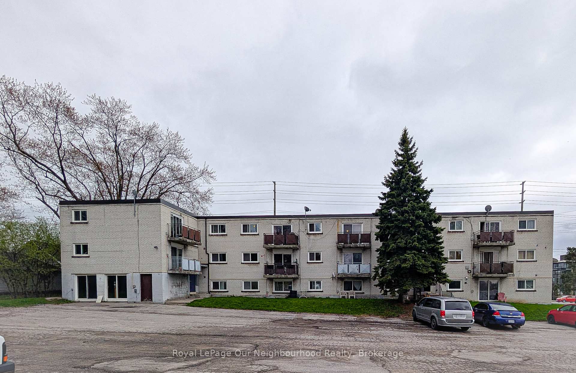 108 Victoria Street W, Whitby, ON, exterior
