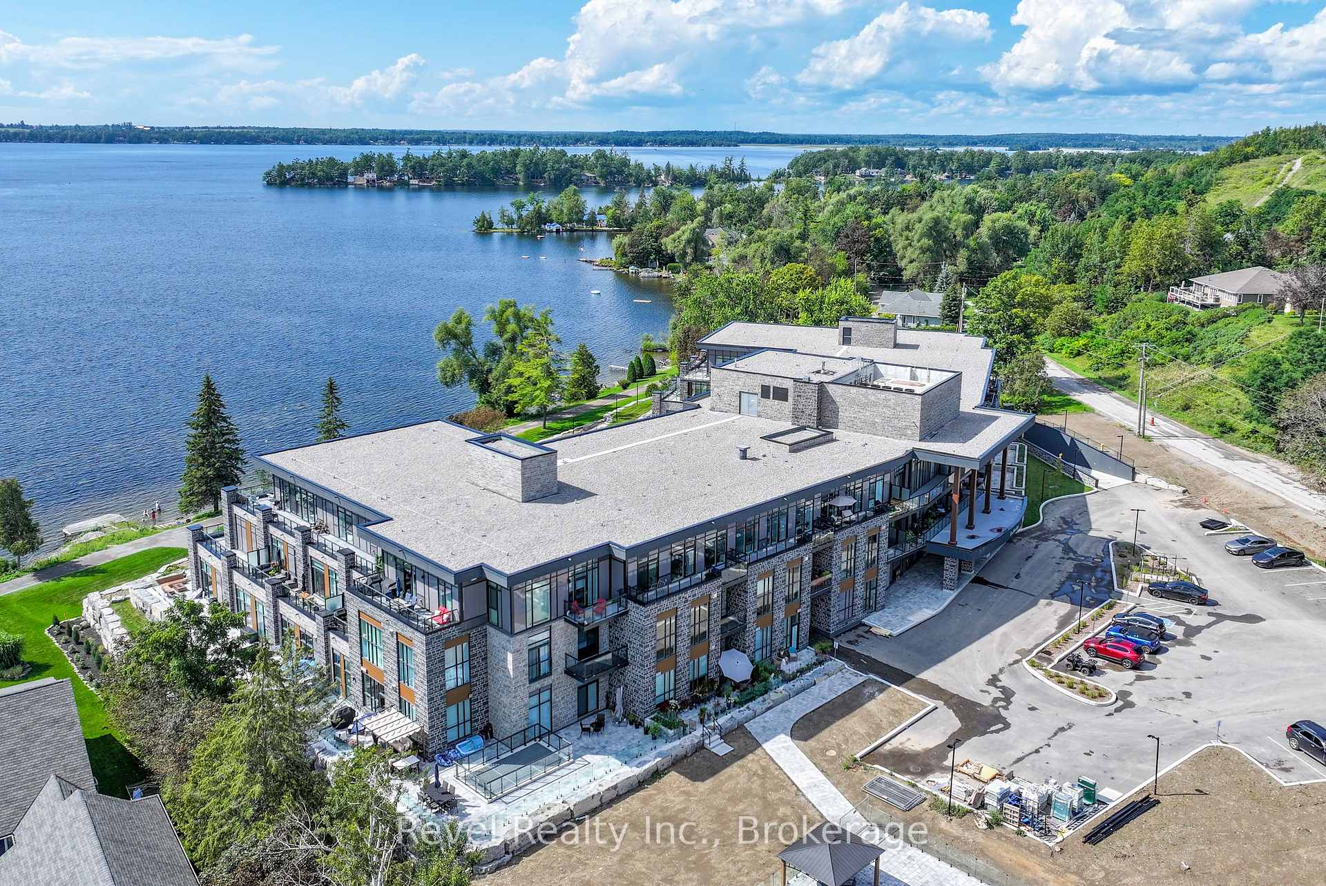 221 - 99 Louisa Street, Kawartha Lakes, ON, exterior