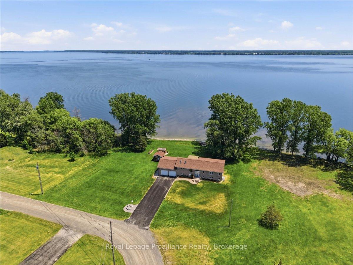 40 Wallbridge Circle, Prince Edward County, ON, exterior