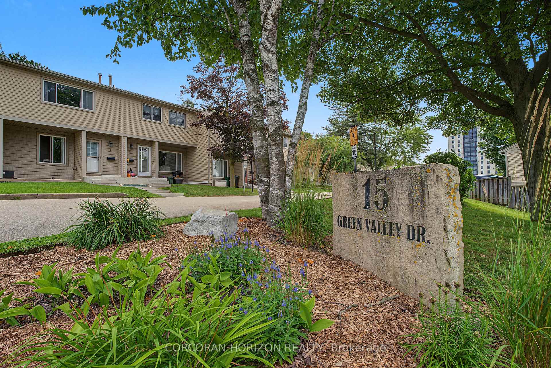 1 - 15 Green Valley Drive, Kitchener, ON, exterior