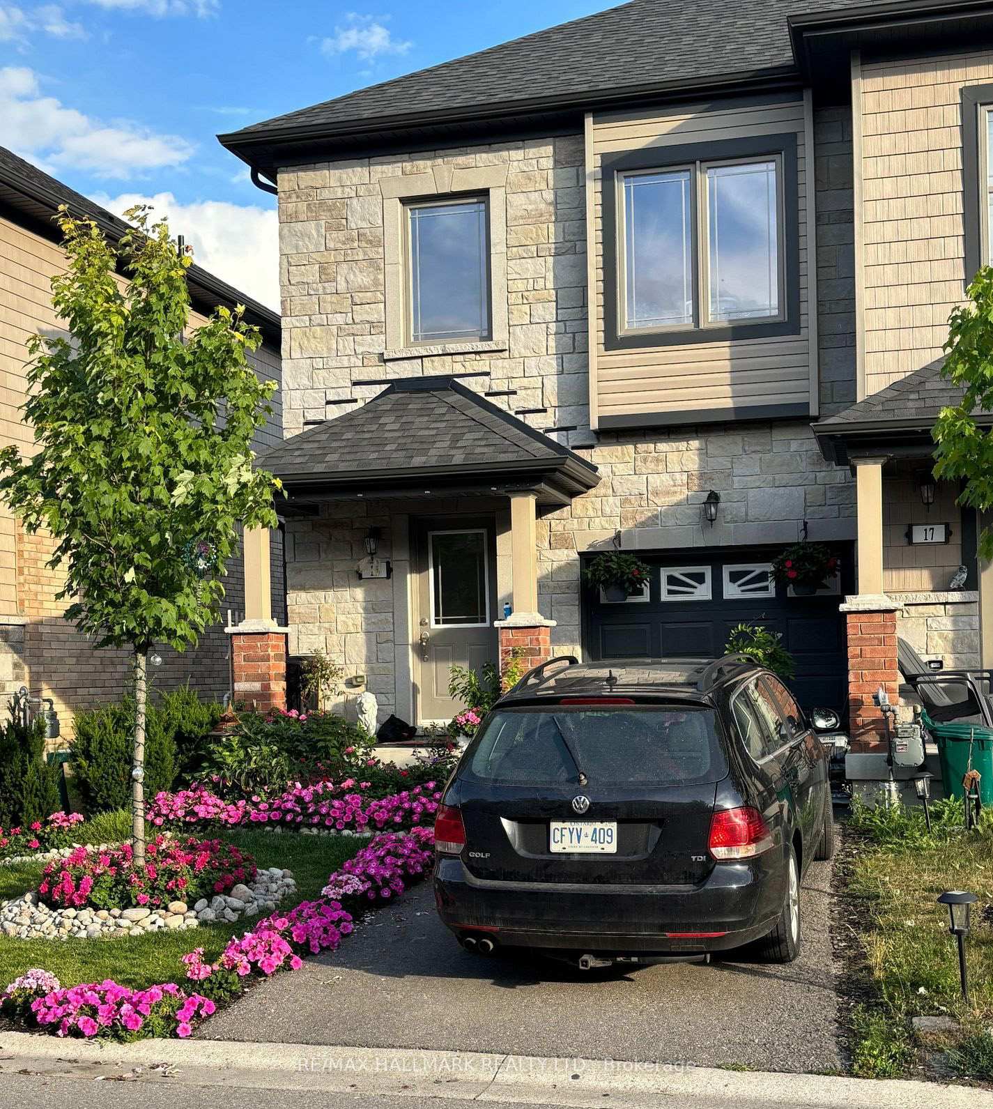 15 Deneb Street, Barrie, ON, exterior