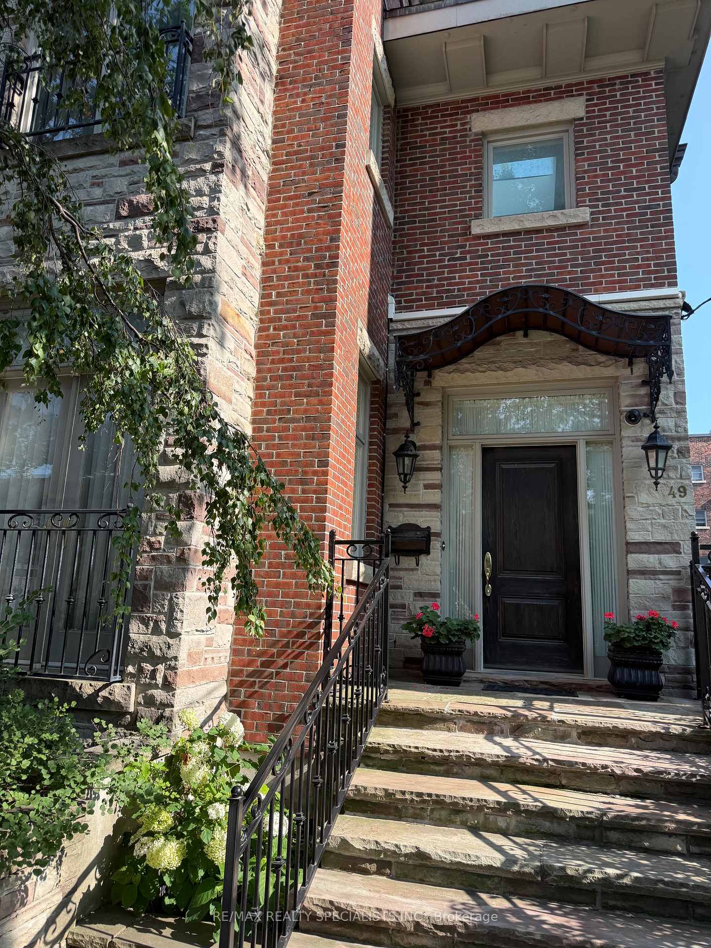 49 MONTCLAIR Avenue, Toronto C03, ON, exterior