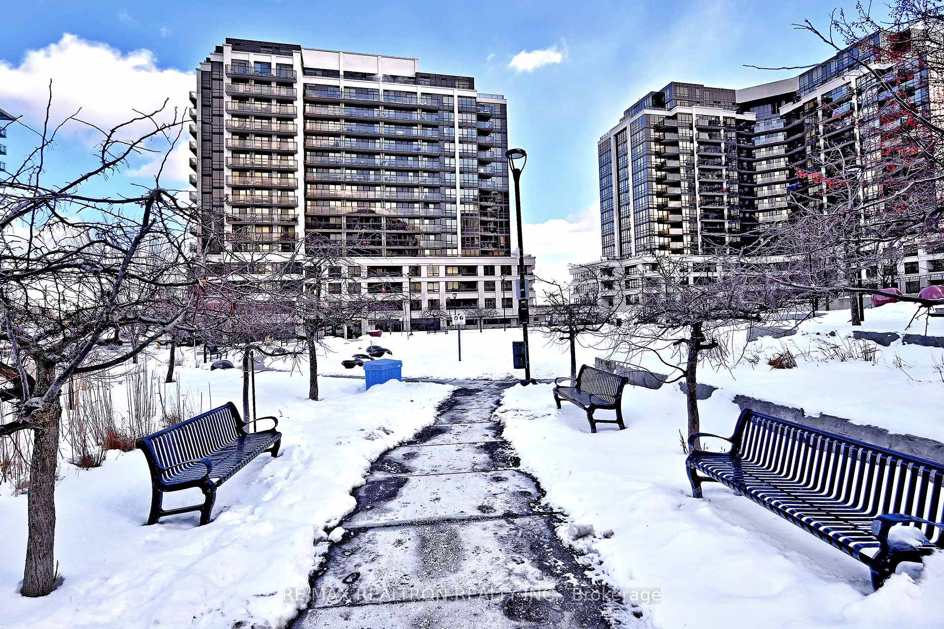 814 - 1 De Boers Drive, Toronto W05, ON, exterior