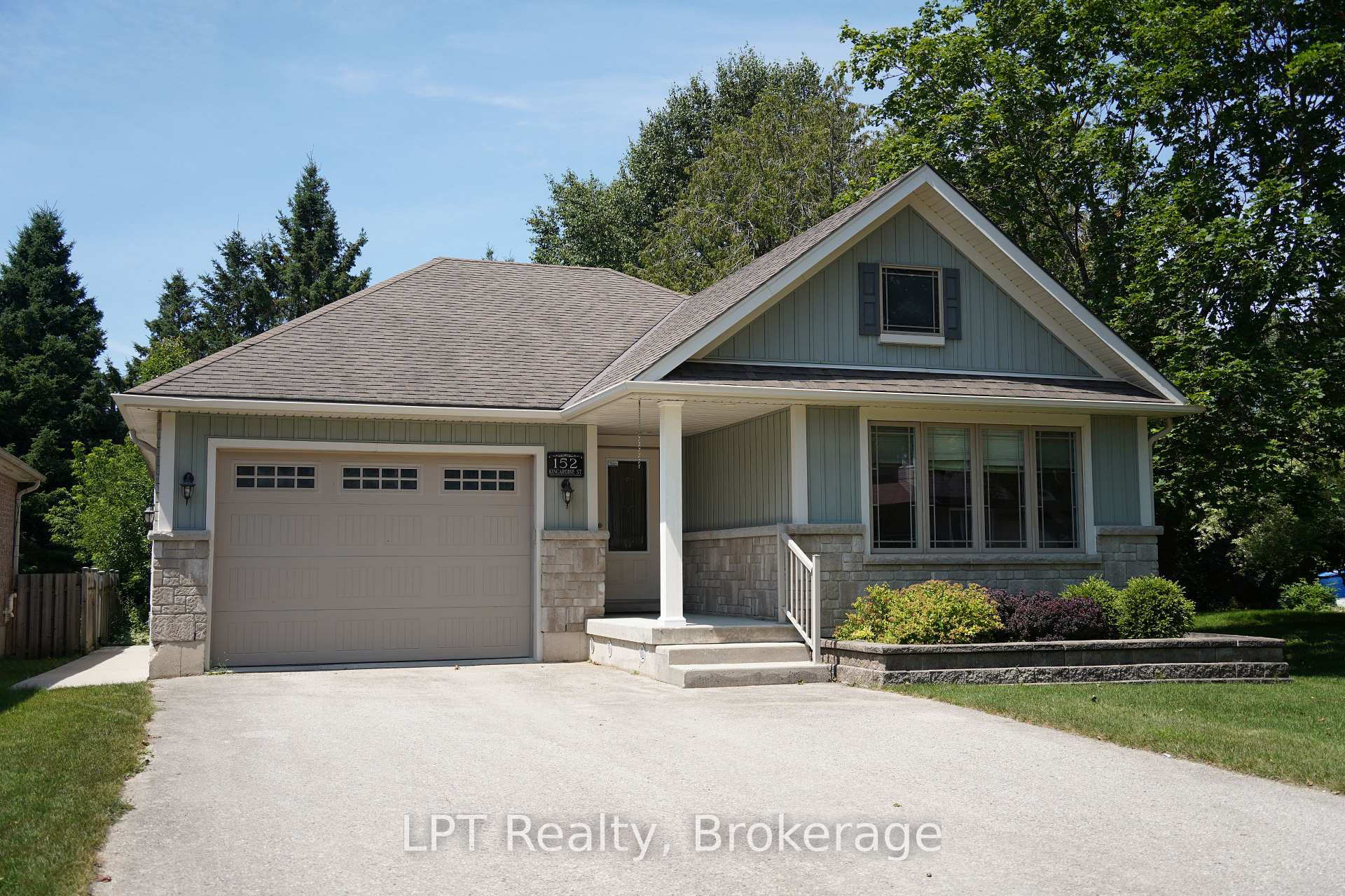 152 Kincardine Street N, West Grey, ON, exterior