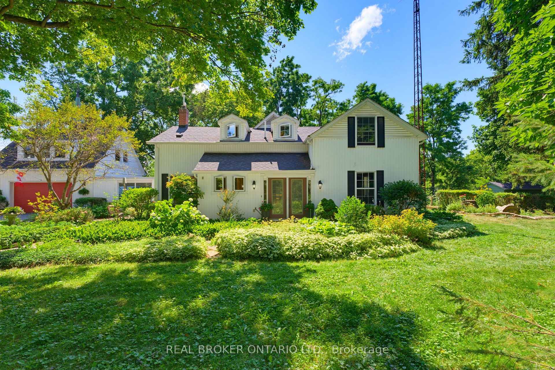 24 Pleasant Ridge Road, Brantford, ON, exterior