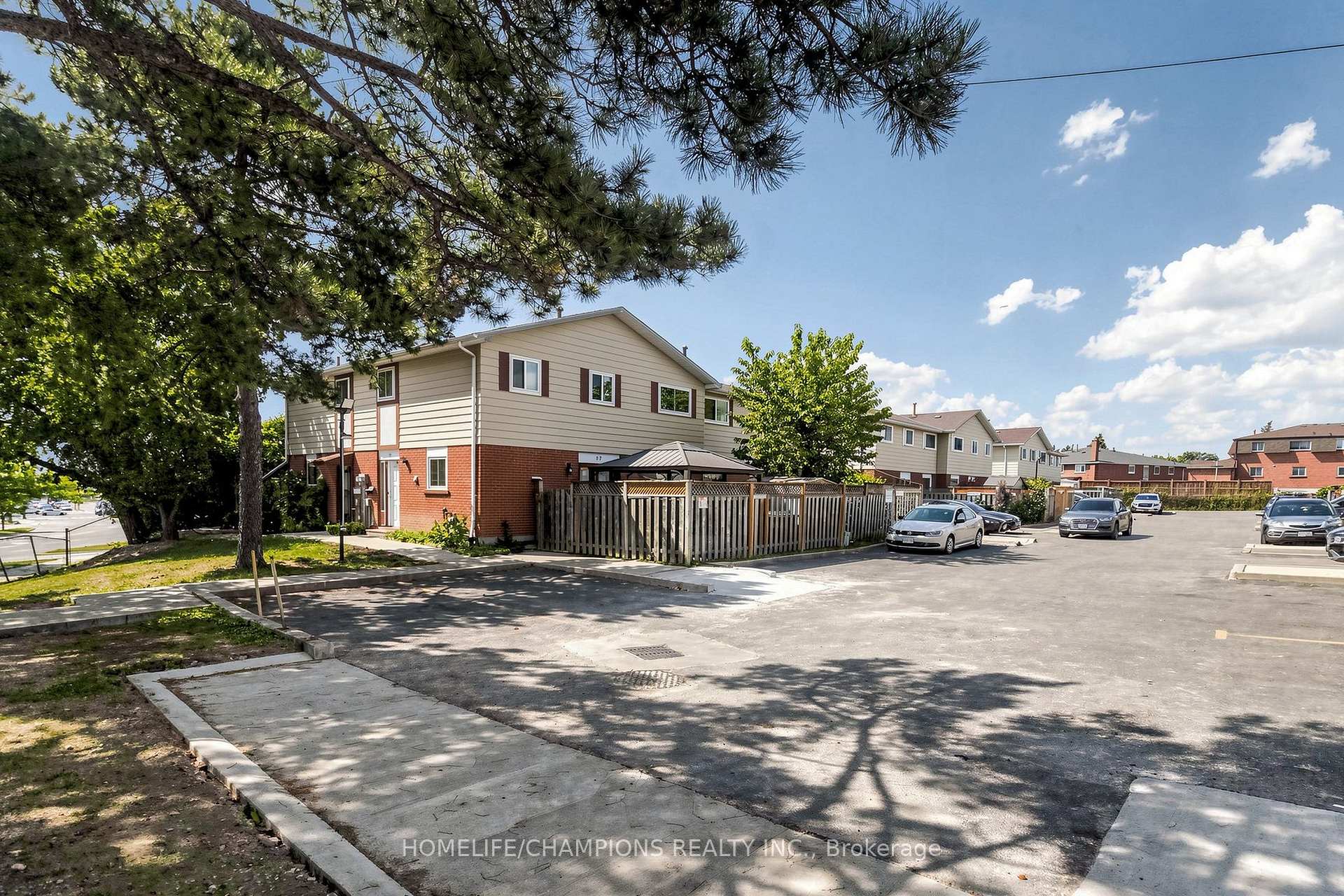 18 - 18 San Vito Way, Toronto W05, ON, exterior