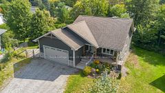 17 Hart Court, Huntsville, ON, exterior