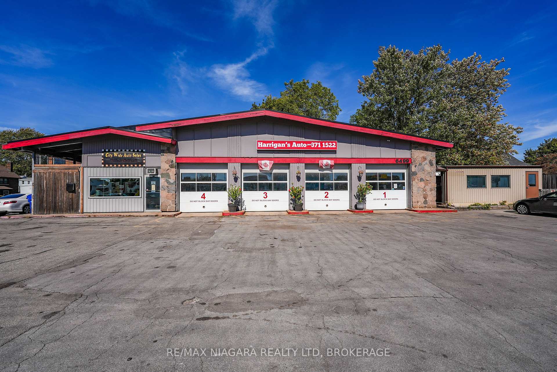 6499 Lundys Lane, Niagara Falls, ON, exterior