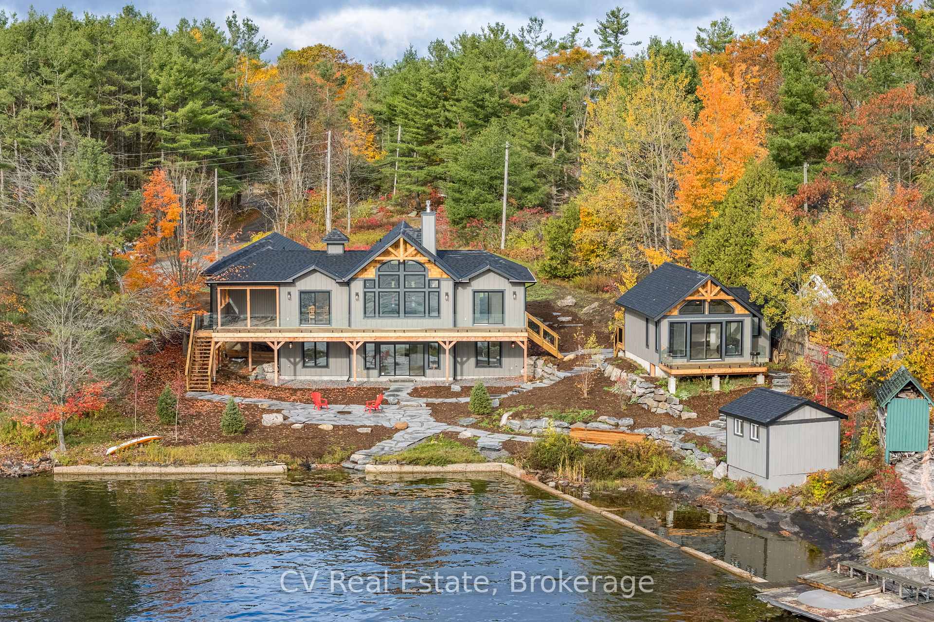 1111 Lakeshore Drive, Gravenhurst, ON, exterior