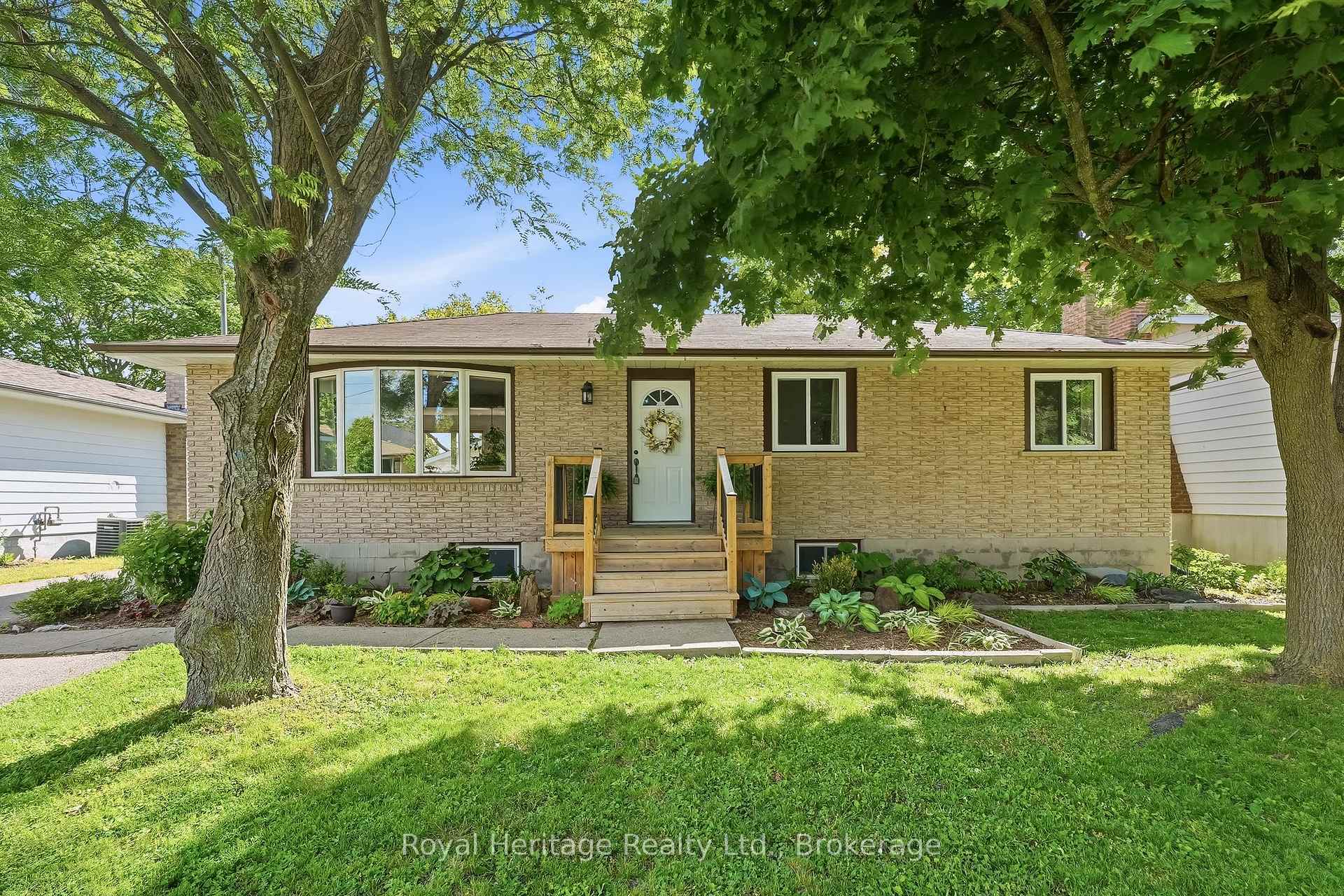93 Division Street S, Brighton, ON, exterior