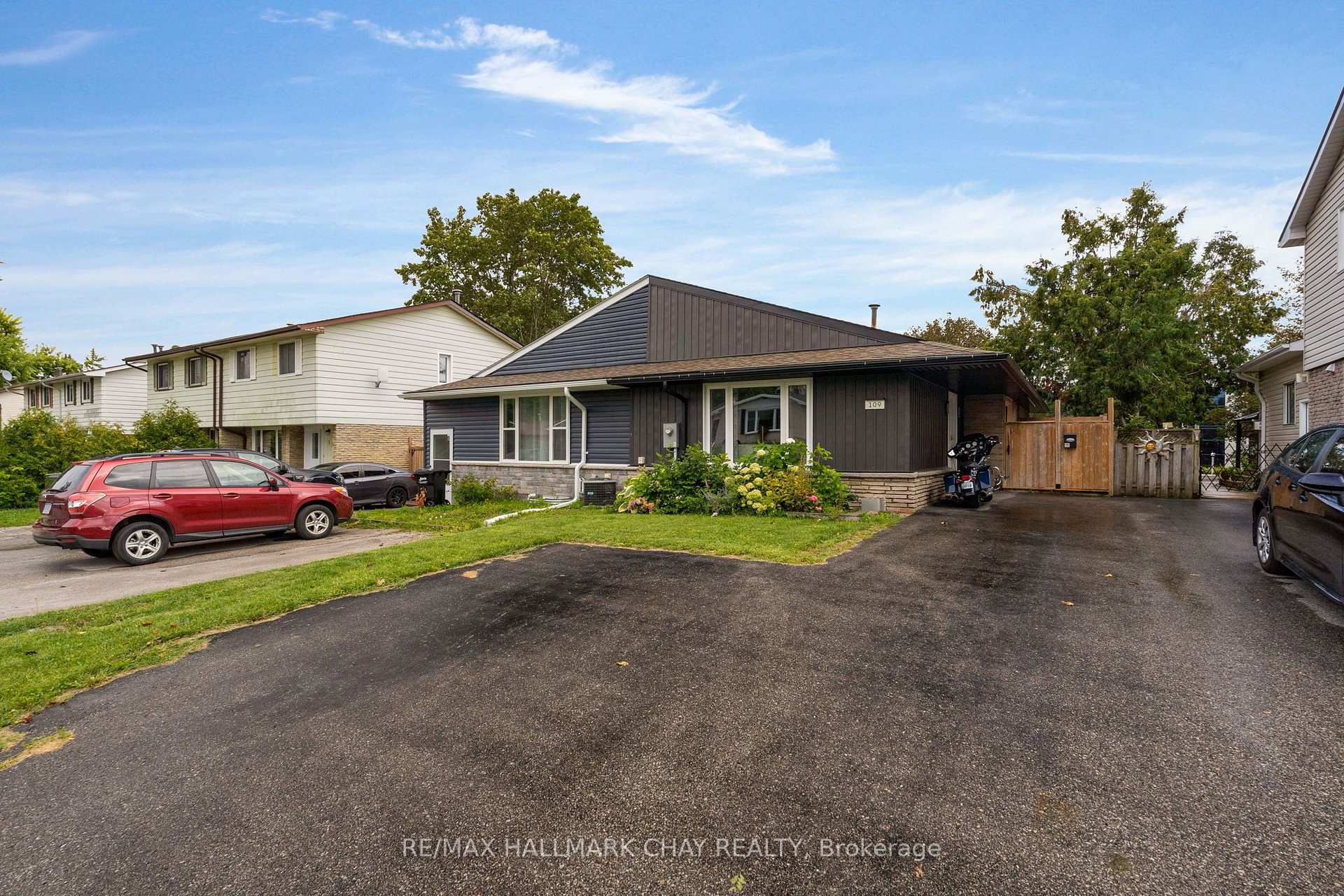 109 Daphne Crescent, Barrie, ON, exterior